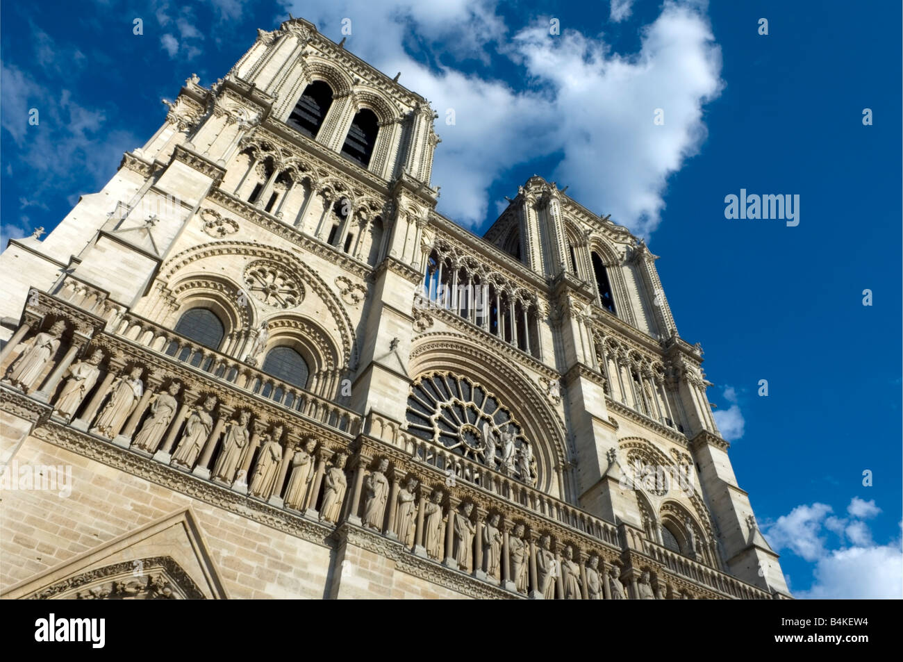 La facciata ovest, dalla cattedrale di Notre Dame de Paris Foto Stock