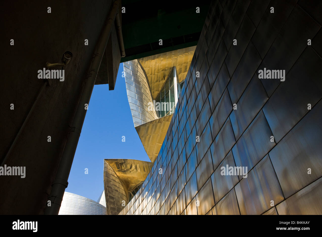 Una vista del moderno museo Guggenheim a Bilbao, Spagna Foto Stock