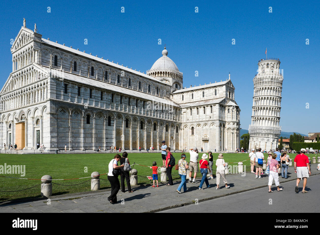 Il Duomo e la Torre Pendente e Piazza dei Miracoli a Pisa, Toscana, Italia Foto Stock