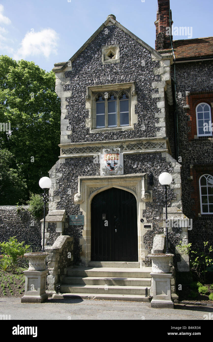 Città di Canterbury, Inghilterra. La casa a torre è il Sindaco di Canterbury e ufficio è situato all'interno di Westgate giardini. Foto Stock