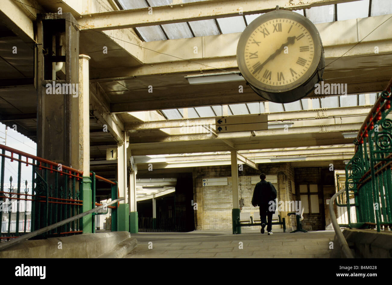 Carnforth Station, NW Lancashire, piattaforme e orologio stazione Foto Stock