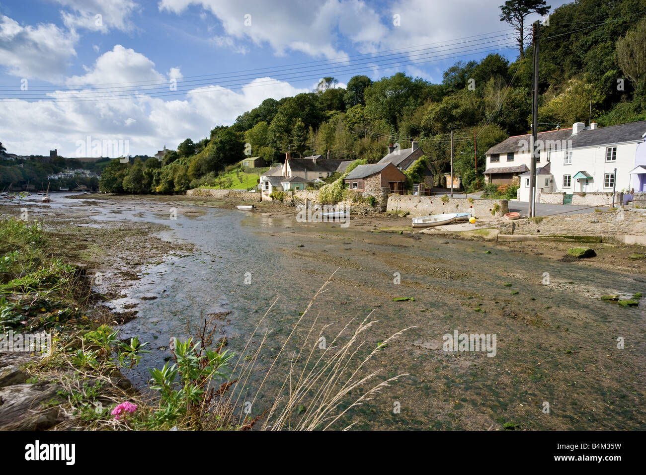 Ingresso assonnato a bassa marea, Noss Mayo, South Devon, Regno Unito Foto Stock