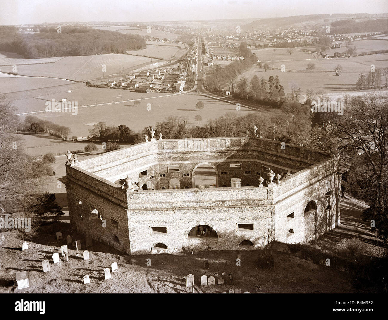 Il mausoleo monumento costruito da Sir Francis Dashwood 1708 1781 e completata nel 1765 da Humphrey Spender Circa 1935 la città di Foto Stock