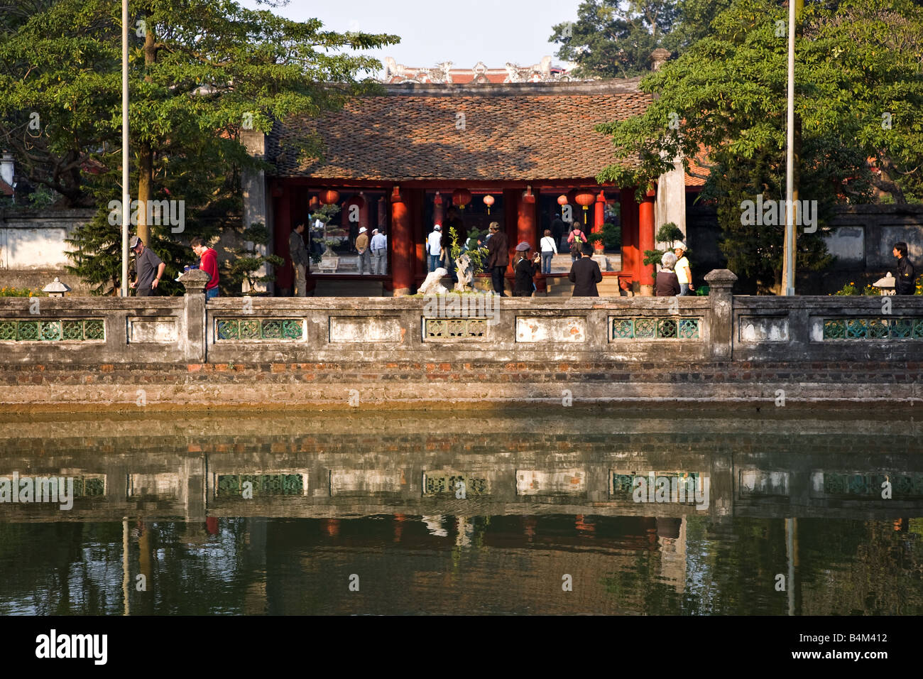 Una vista del Tempio della Letteratura ad Hanoi. Questo è il Vietnam prima e più antica università Foto Stock