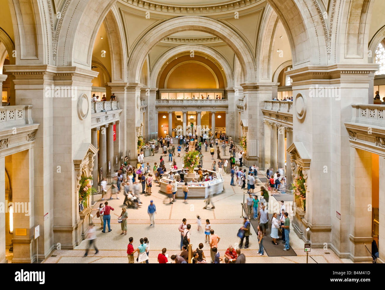 La città di New York, il Metropolitan Museum di arte interior hall di entrata. Foto Stock