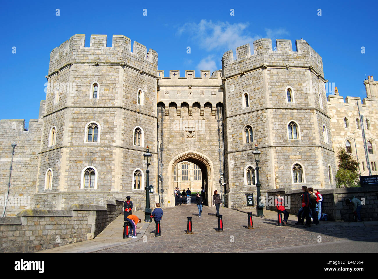 Henry VIII Gate, il Castello di Windsor, Windsor, Berkshire, Inghilterra, Regno Unito Foto Stock