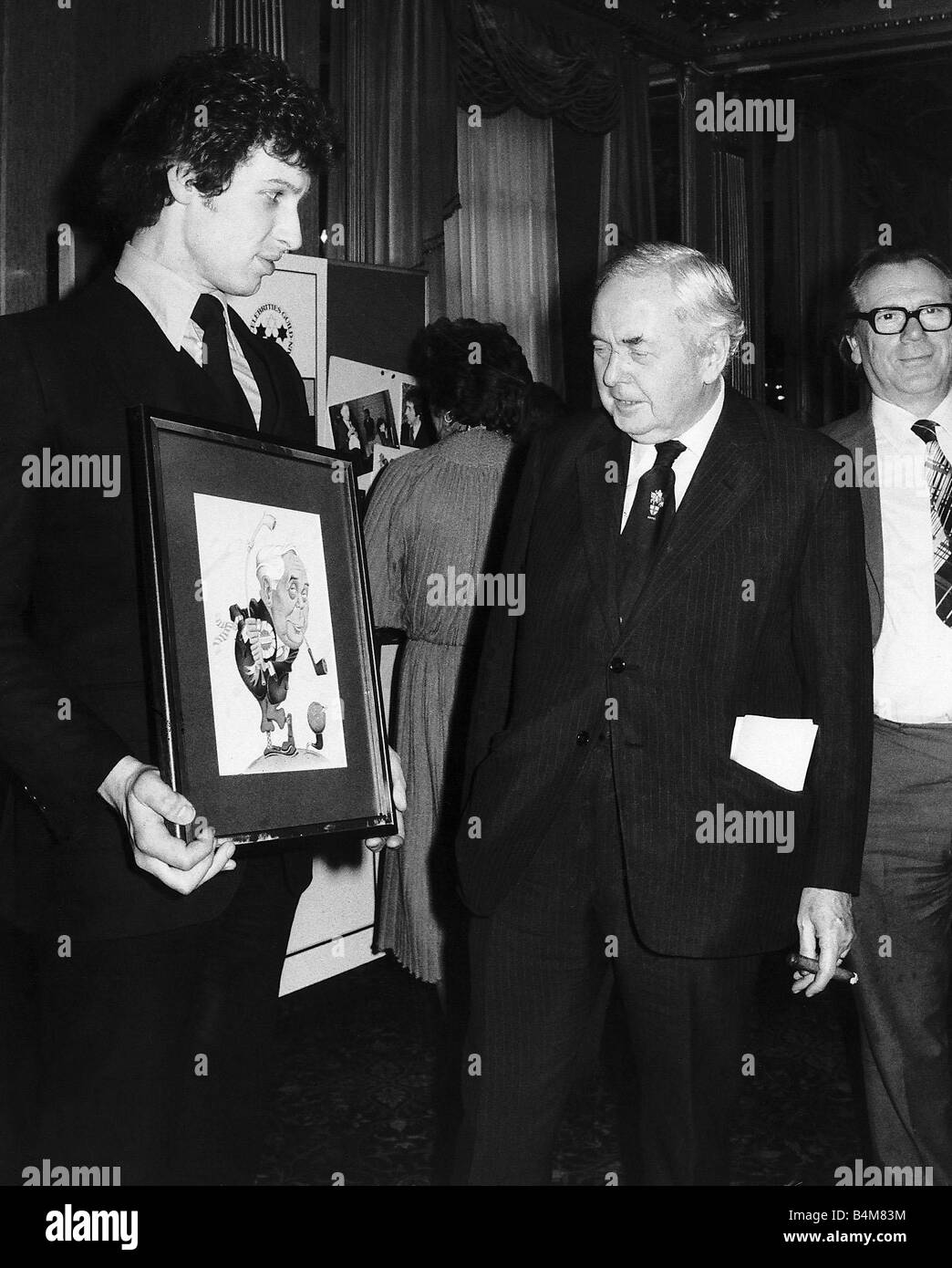 Harold Wilson manodopera ex primo ministro della Gran Bretagna presso il pranzo informale della celebrità della corporazione di Gran Bretagna che si è tenuto presso il Cafe Royal con Steven Nimethy 1979 Foto Stock