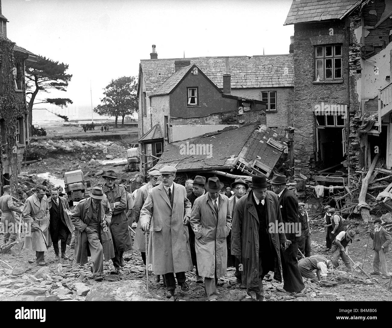 Lynmouth disastro scena generale dopo il diluvio nel villaggio di Lynmouth nel Devon Agosto 1952 Foto Stock