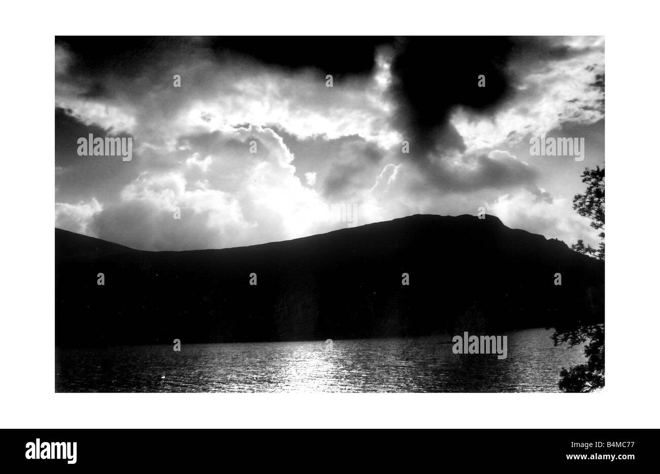 Aria di tempesta su grandi portate su di Ennerdale nel Lake District Inghilterra Moody scena su Ennerdale Foto Stock