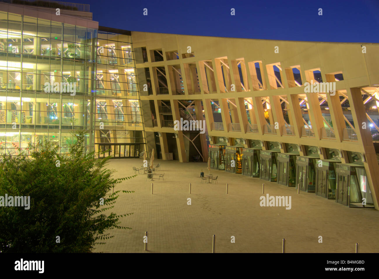 Il ramo principale della Salt Lake City Biblioteca Pubblica sistema situato nel centro cittadino di Salt Lake City USA Utah Foto Stock