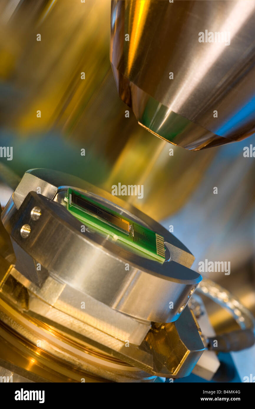 Non distruttive di analisi qualitativa e quantitativa dei test sulle superfici di una superficie micro usando un microscopio elettronico Foto Stock