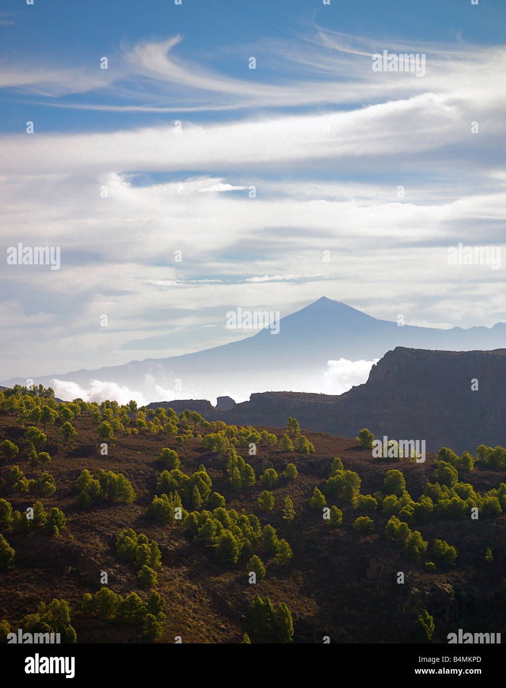 Vista del Monte Teide, Tenerife, dall'isola di La Gomera Foto Stock