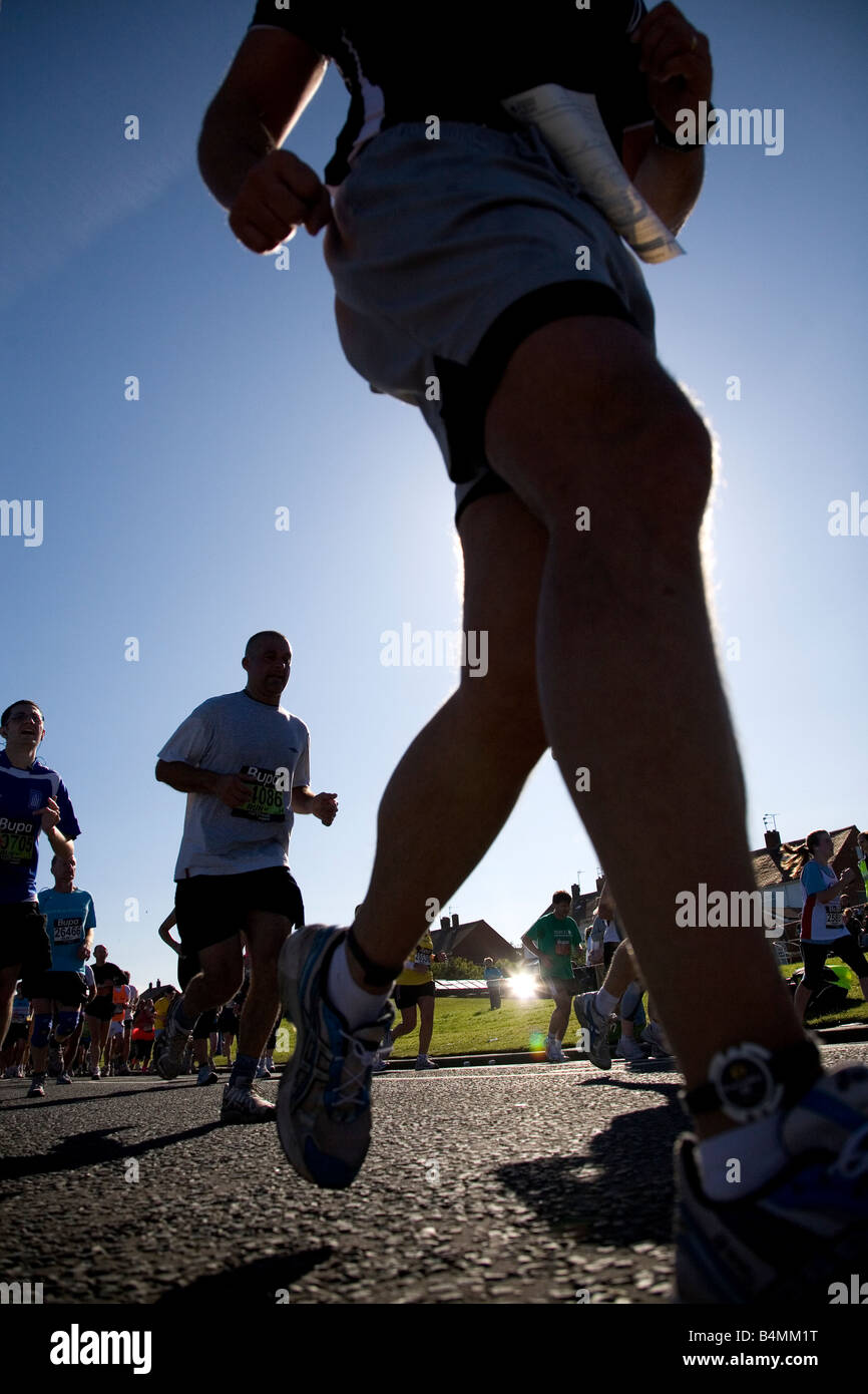 I corridori prendere parte alla Great North Run di 2008. Foto Stock