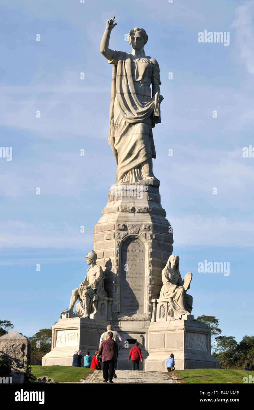 Monumento nazionale agli antenati eretto nel 1859 in onore dei pellegrini dal Mayflower che si insediarono Plymouth, MA, Stati Uniti d'America Foto Stock
