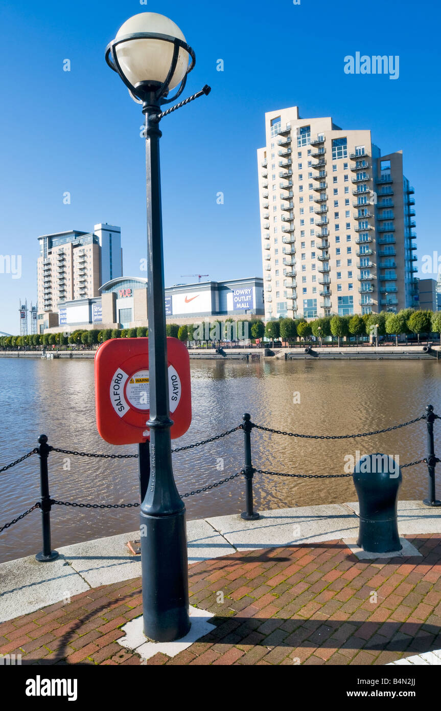 Il Lowry Centre Salford Quays sul Manchester Ship Canal Foto Stock