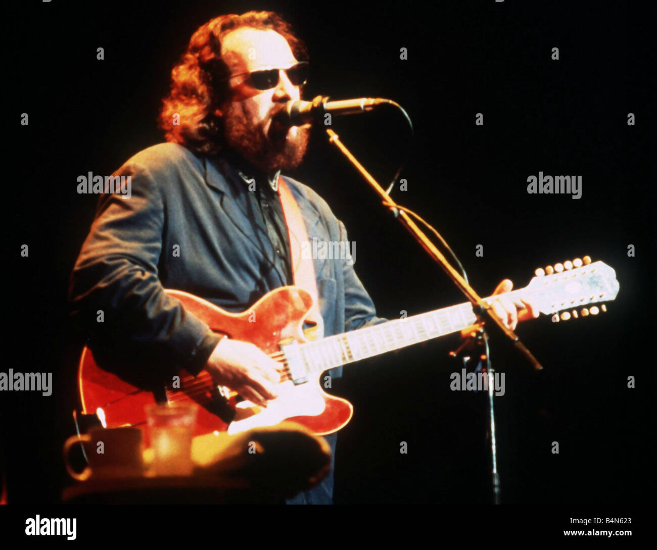 Elvis Costello sul palco 1991 Foto Stock