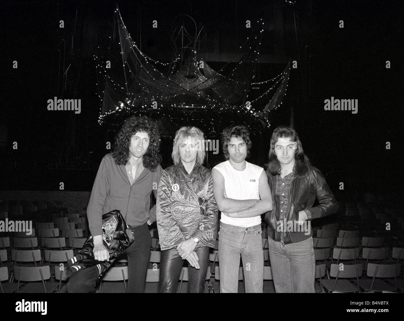 La regina del Gruppo Rock Brian May Roger Taylor Freddie Mercury e John Deacon prove a Earls Court a Londra Foto Stock