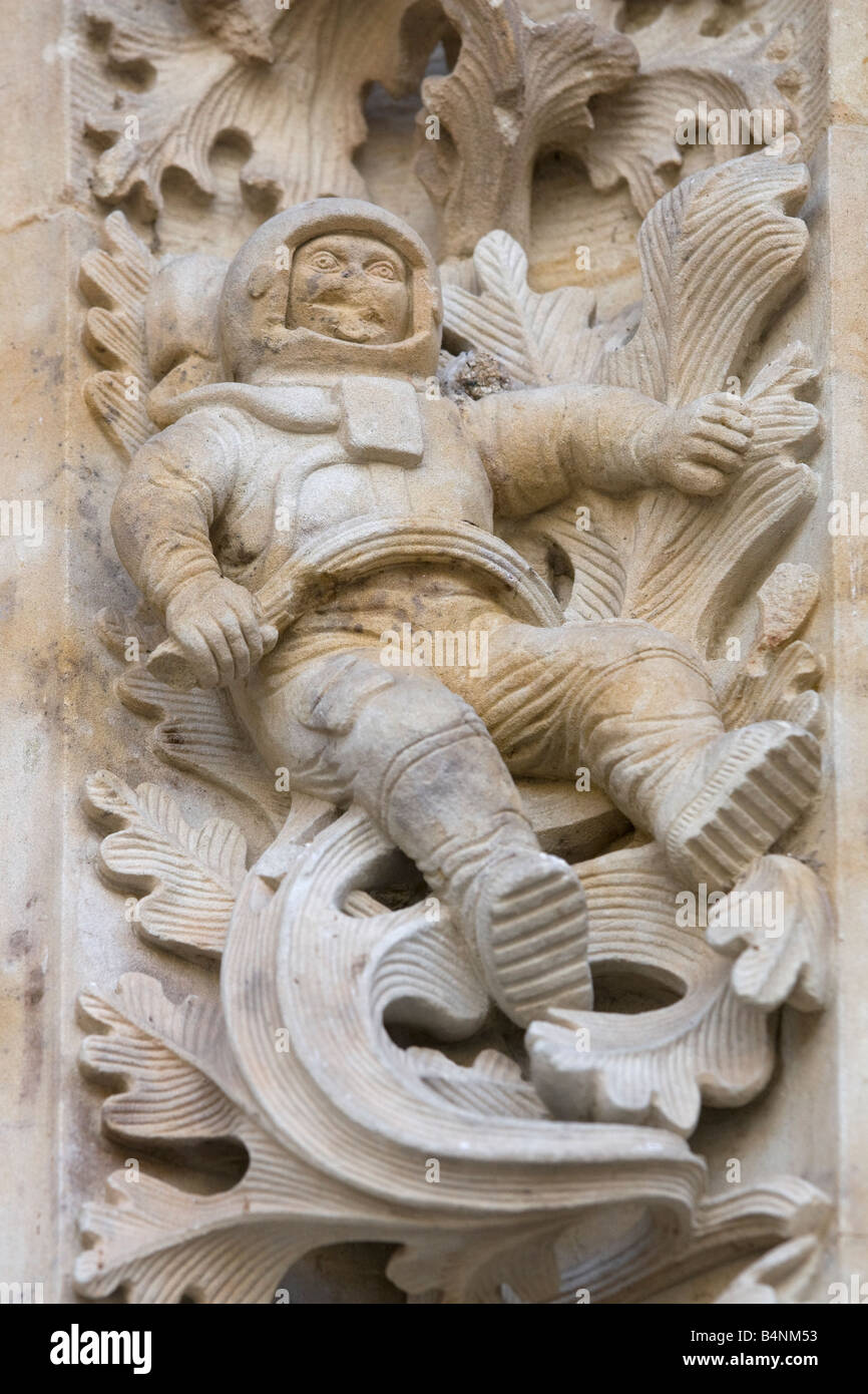 Cattedrale di Salamanca- strano spaceman gargoyle Foto Stock