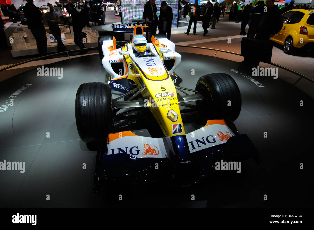 Una Formula One racing car dal costruttore francese Renault esposti al Paris International Auto Motor Show. Foto Stock