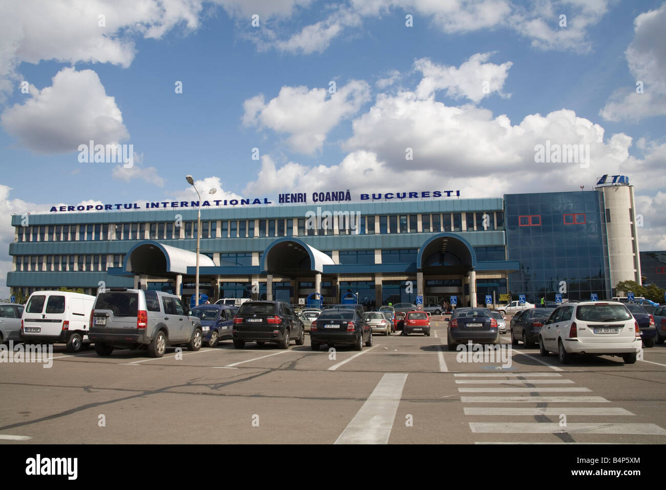 Bucharest Romania Europa Settembre l'Aeroporto Internazionale Henri Coanda e il più grande aeroporto più trafficato della città capitale si trova in Otopeni Foto Stock