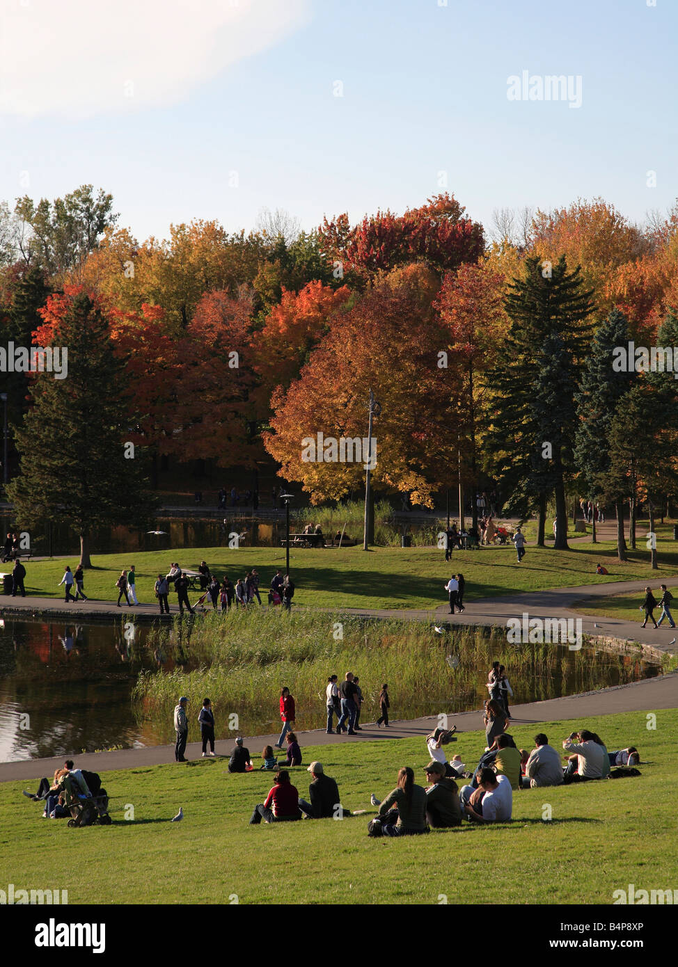 Canada Quebec Montreal Mount Royal Beaver Lago autunno persone Foto Stock