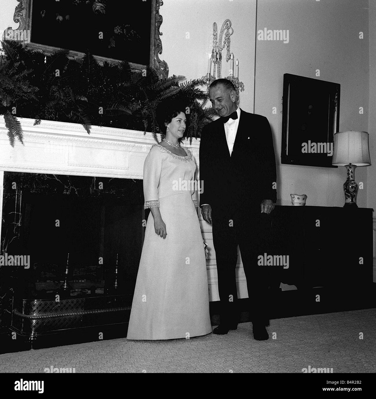 La principessa Margaret nel novembre 1965 con il presidente Lyndon Johnson B ad un ricevimento alla Casa Bianca a Washington STATI UNITI D'AMERICA Foto Stock