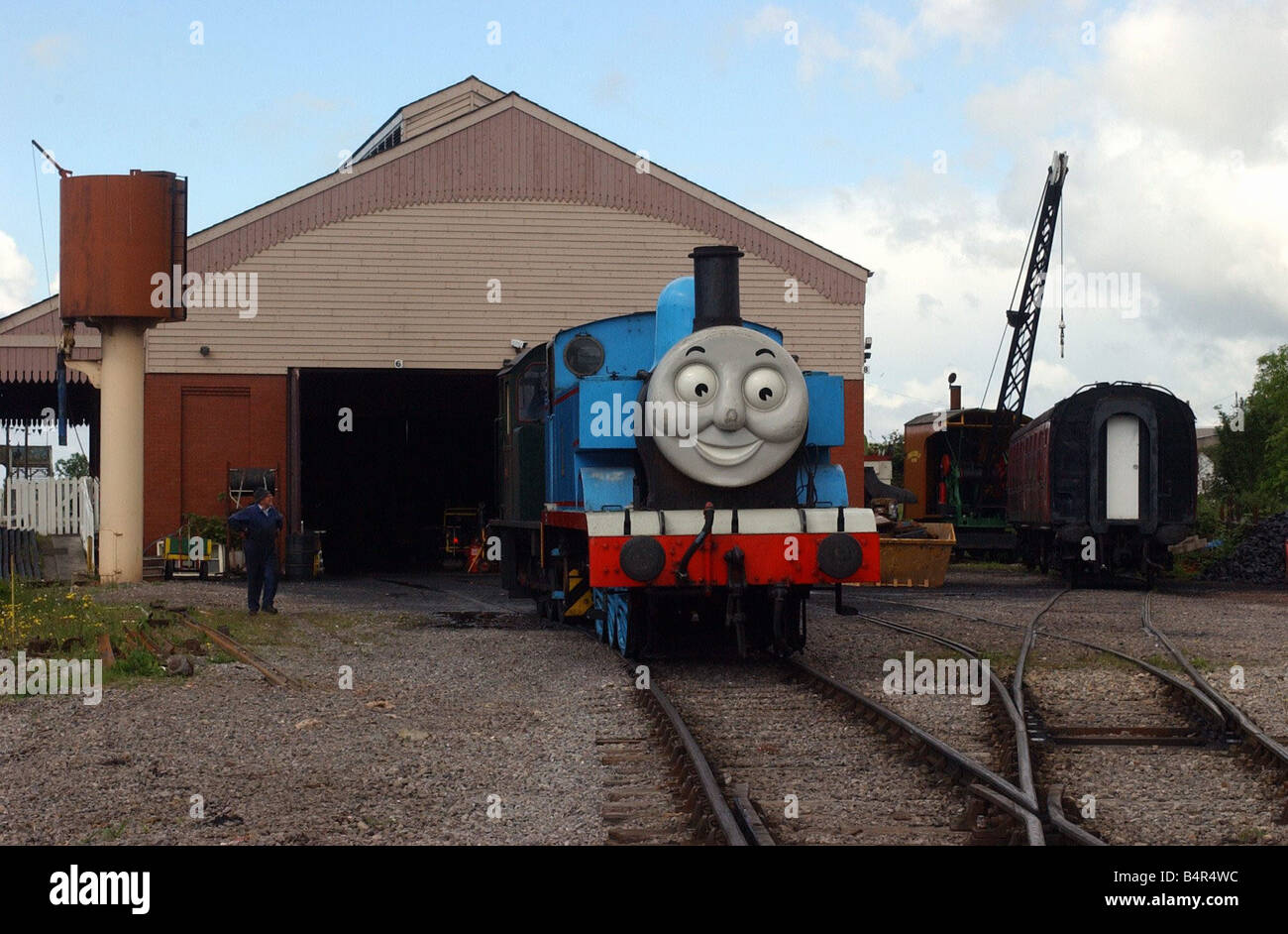 Thomas Il serbatoio del motore è arrivato a Vale Of Glamorgan Azienda ferroviaria Yard Plymouth Road Barry per il Queens celebrazioni giubilari macchinista è Paul Gadd 27 Maggio 2005 Foto Stock