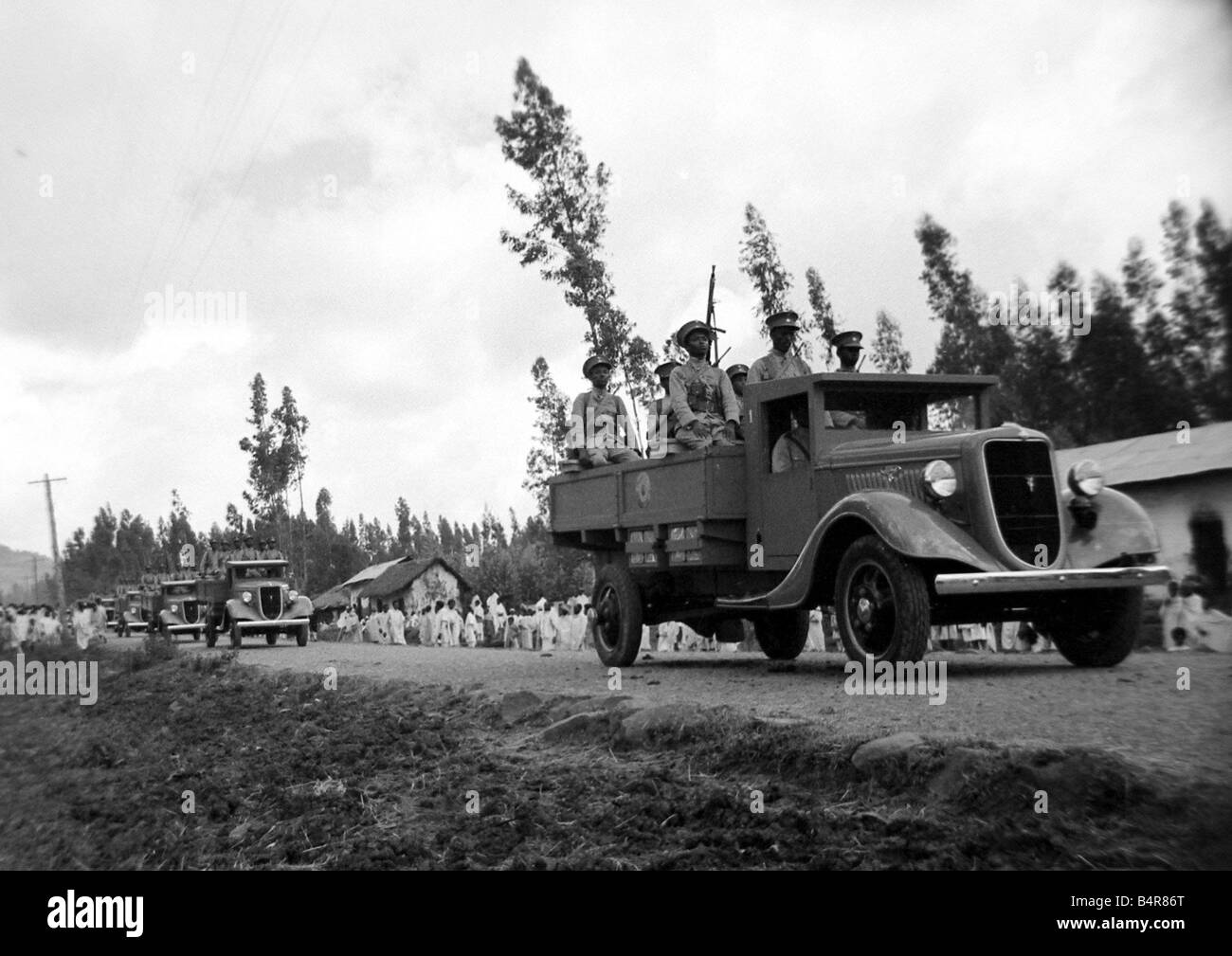 I membri di Abissinia esercito nel loro camion blindati durante la guerra con l'Italia del 1935 Guerra conflitti militari esercito trasporti 1930s Foto Stock