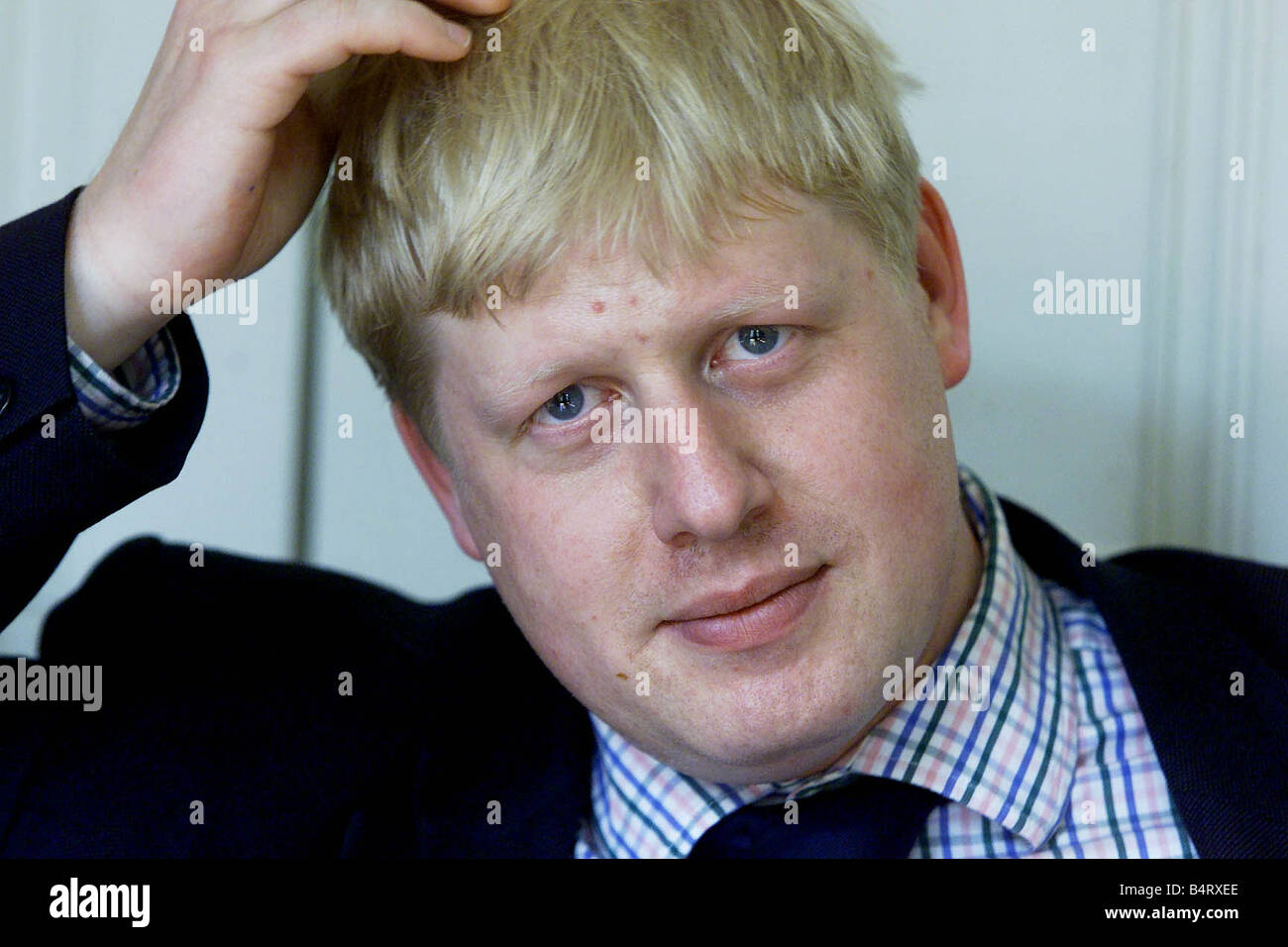 Boris Johnson mp conservatore e redattore della rivista spettatore visto qui negli uffici dello spettatore Aprile 2000 Foto Stock