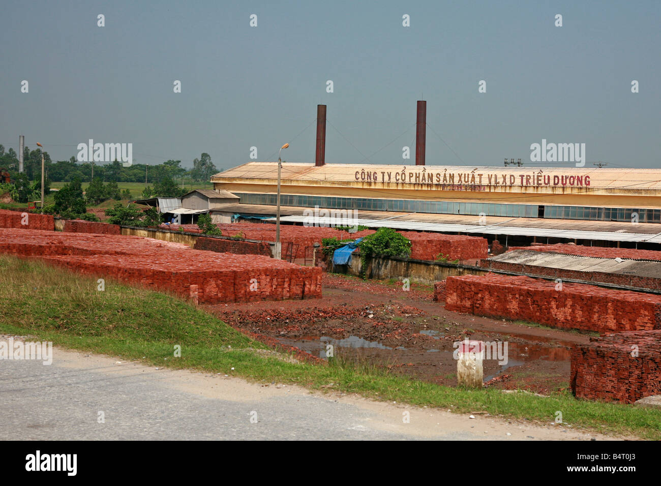 Fabbrica di mattoni Red River delta nel Vietnam del nord Foto Stock