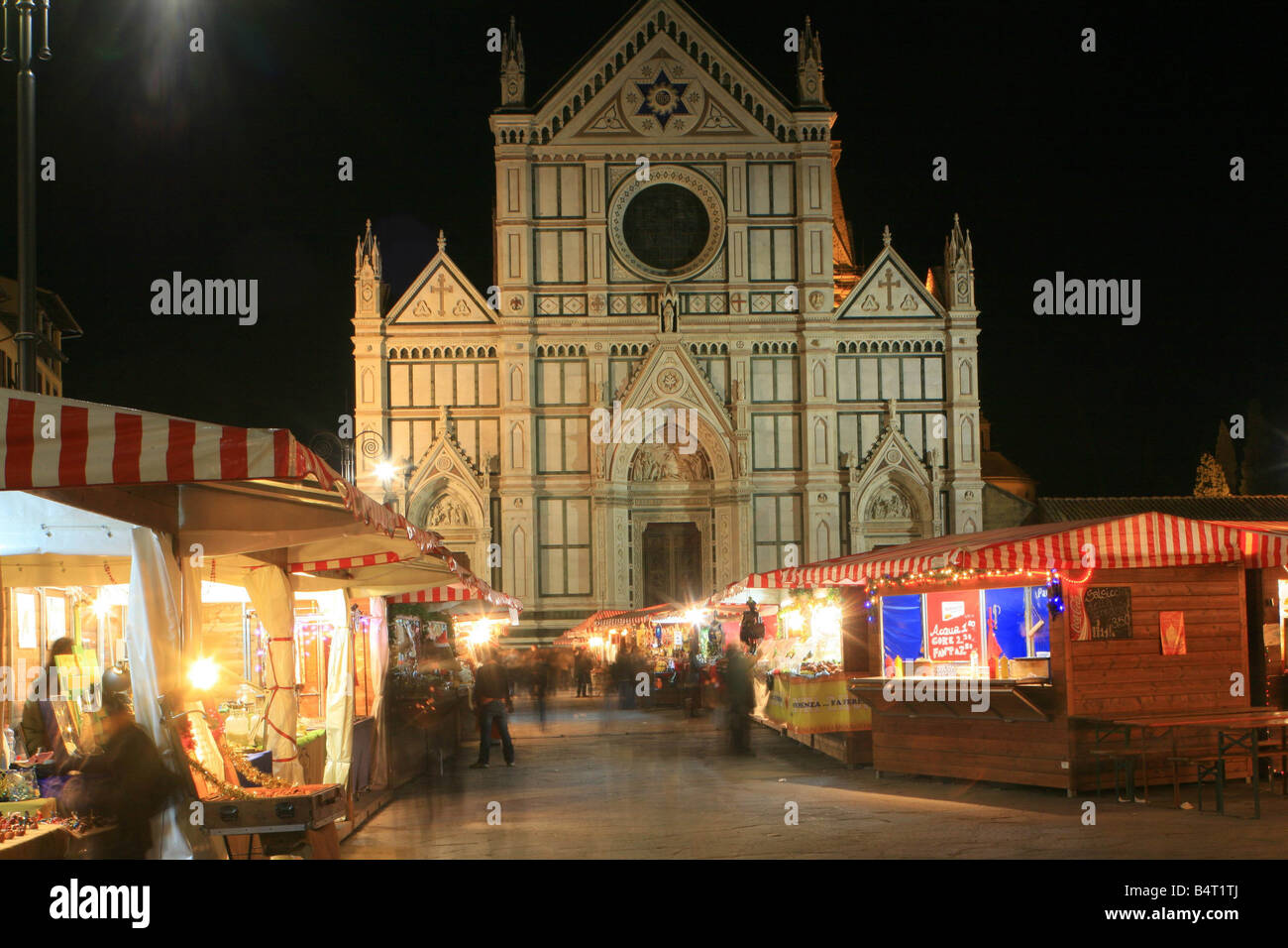 Mercatini Di Natale Firenze.Mercatini Di Natale In Piazza Santa Croce Firenze Toscana Italia Foto Stock Alamy