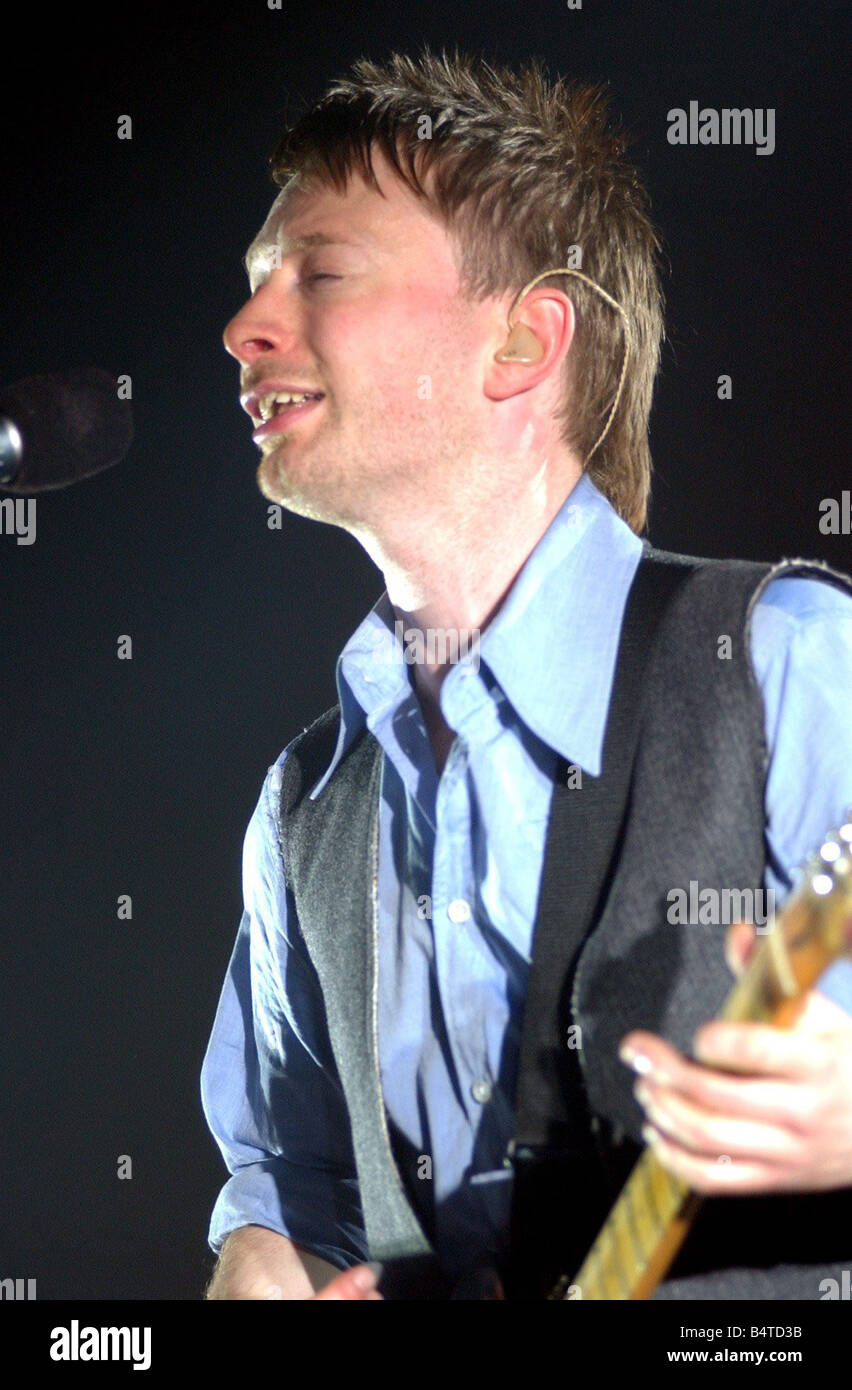 Radiohead s Thom Yorke presso la Cardiff International Arena Novembre 2003 Foto Stock