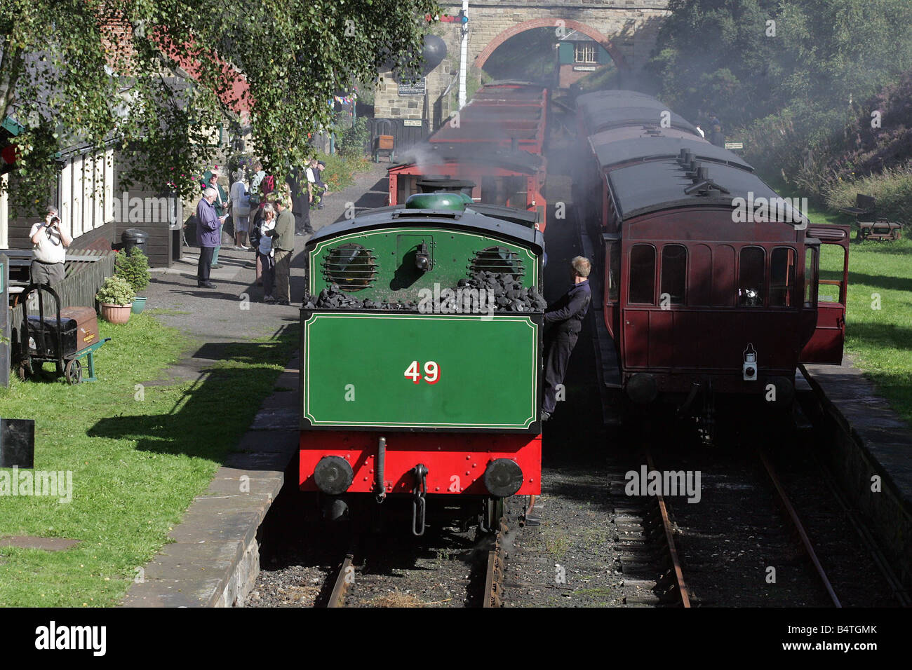 I visitatori di Tanfield Railway sono state trattate per la sua prima locomotiva a vapore di gala in 13 anni Foto Stock