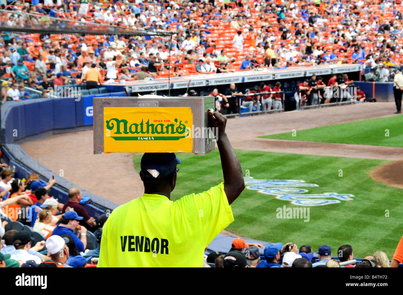 Hot Dog Produttore presso un parco a sfera Foto Stock