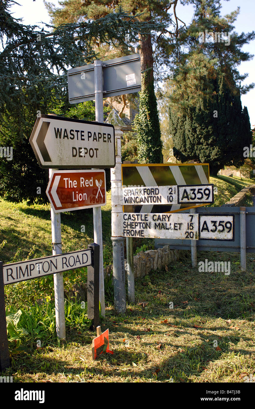 Inglese cartello stradale in Marston Magna village Somerset Inghilterra Foto Stock