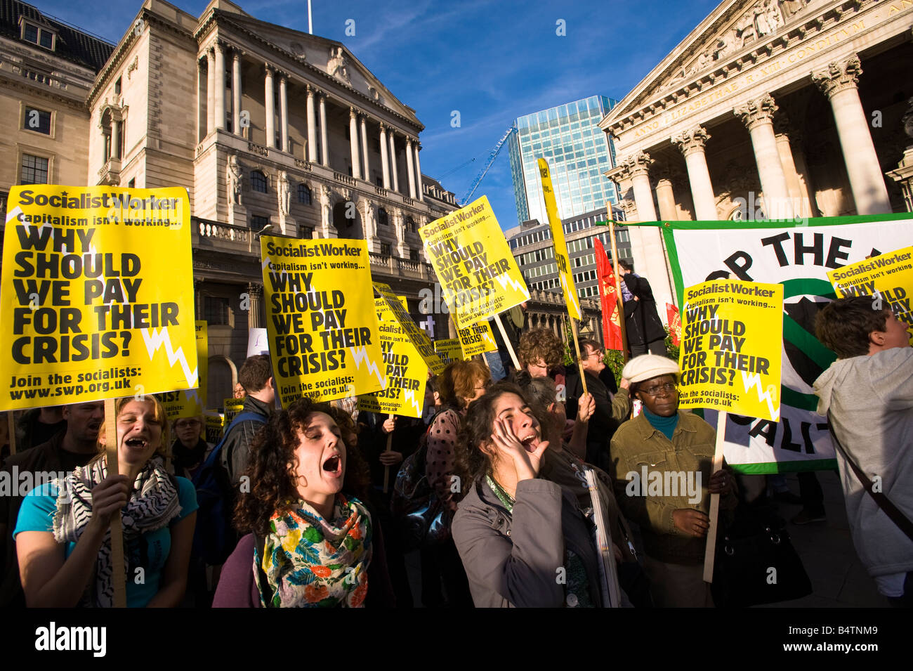 Partito socialista dei lavoratori dimostrando di partito nella città di Londra contro il governo di essere salvate le banche Ott 2008 London Regno Unito Foto Stock