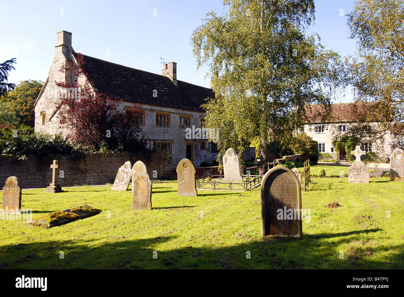 Il cimitero del villaggio e il centro di Marston Magna Somerset Inghilterra Foto Stock