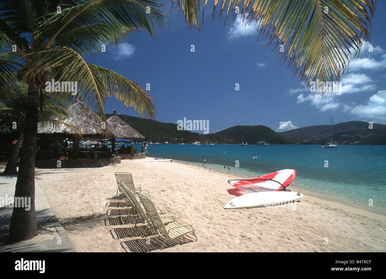 Spiaggia Al Bitter End Yacht Club di Virgin Gorda BVI Foto Stock