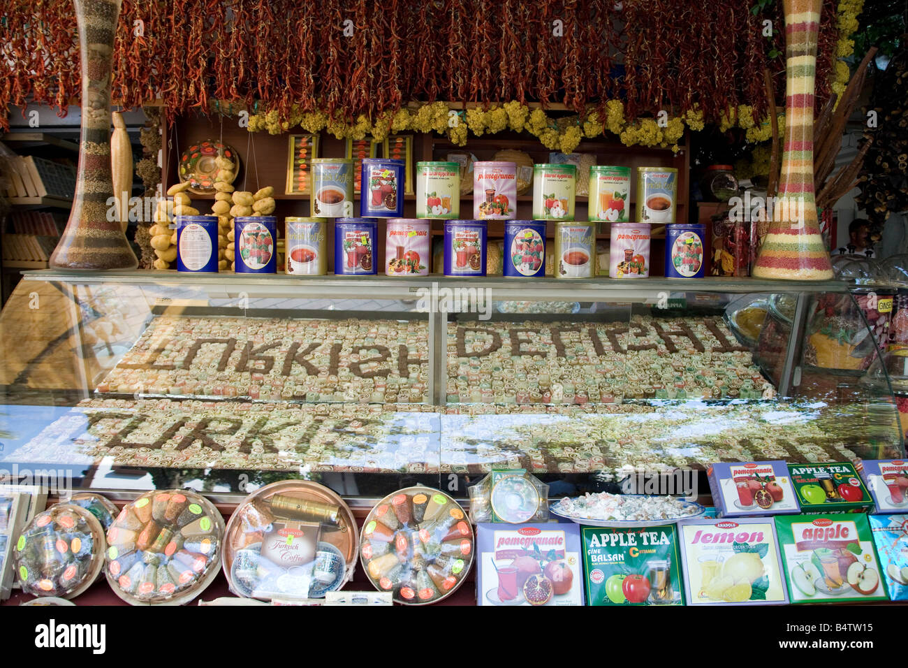 Il bazar turco Fethiye turkish delight market Foto Stock