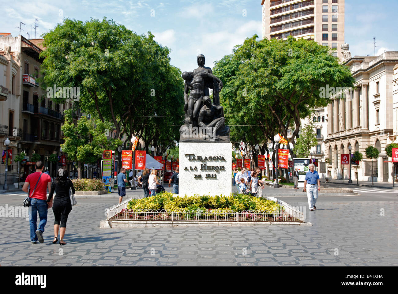Una tranquilla domenica mattina sulla rambla nova in Tarragona, Spagna Foto Stock