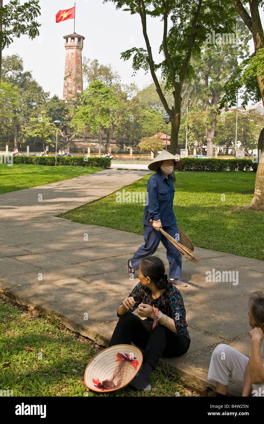 Torre di bandiera Museo di Storia Militare Hanoi Vietnam Foto Stock