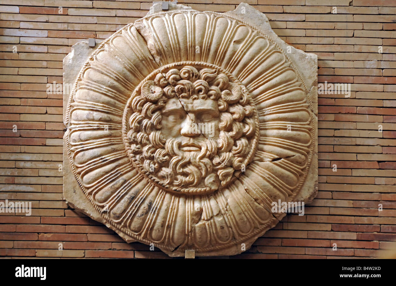 Marmo romana o medaglione raffigurante Clypeus Giove Ammone il Museo Nazionale di Arte Romana a Merida Extremadura Spagna Foto Stock