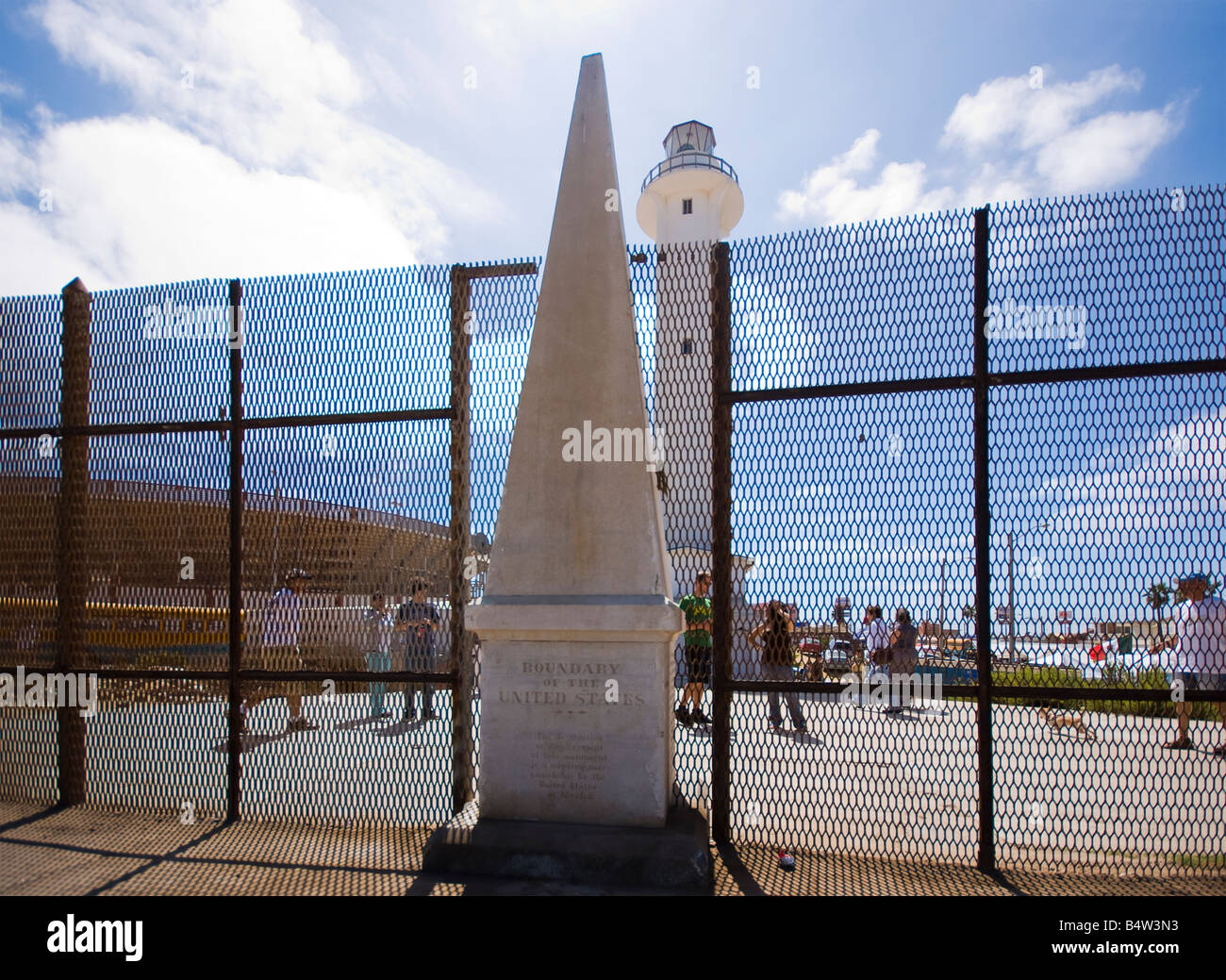 Una vista della gazzetta US/confine messicano al campo di confine del parco statale nella California Meridionale. Foto Stock