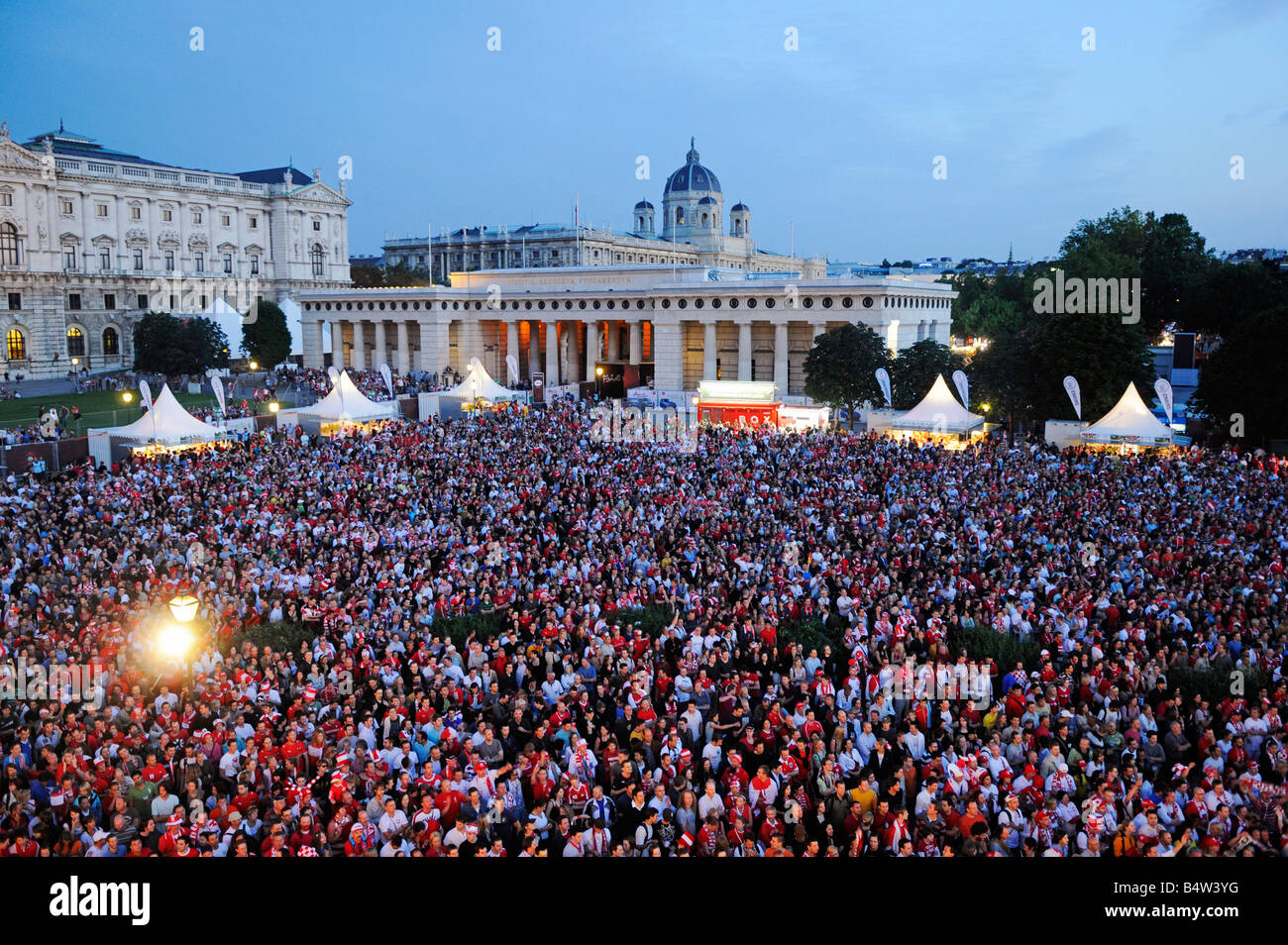 Vienna UEFA Euro 2008, Heldenplatz, Hofburg, area della ventola Foto Stock