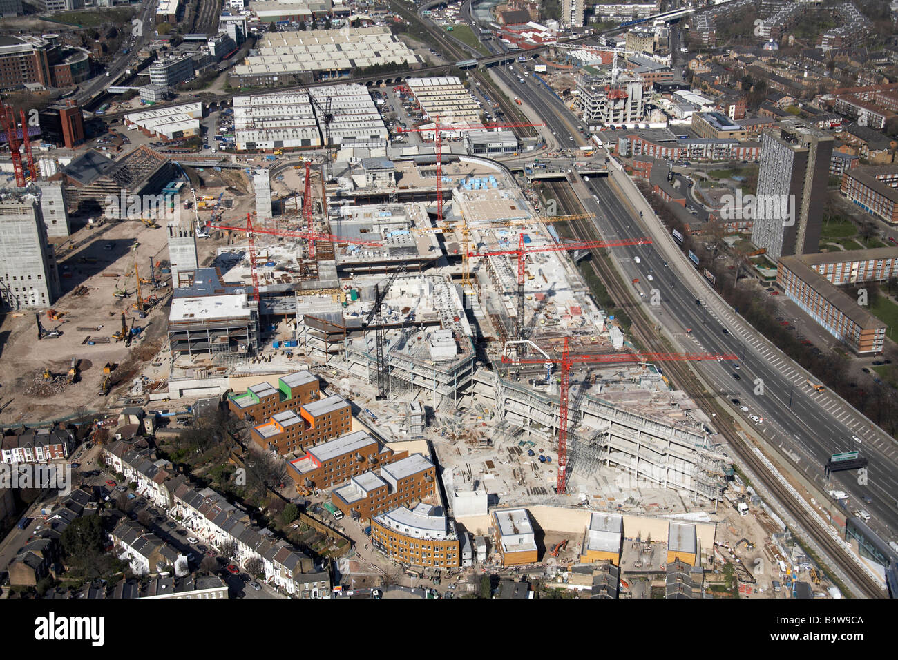 Vista aerea del nord di Westfield bianco per lo sviluppo della città Sito in costruzione West Cross Route London W12 Inghilterra Regno Unito 2007 Foto Stock