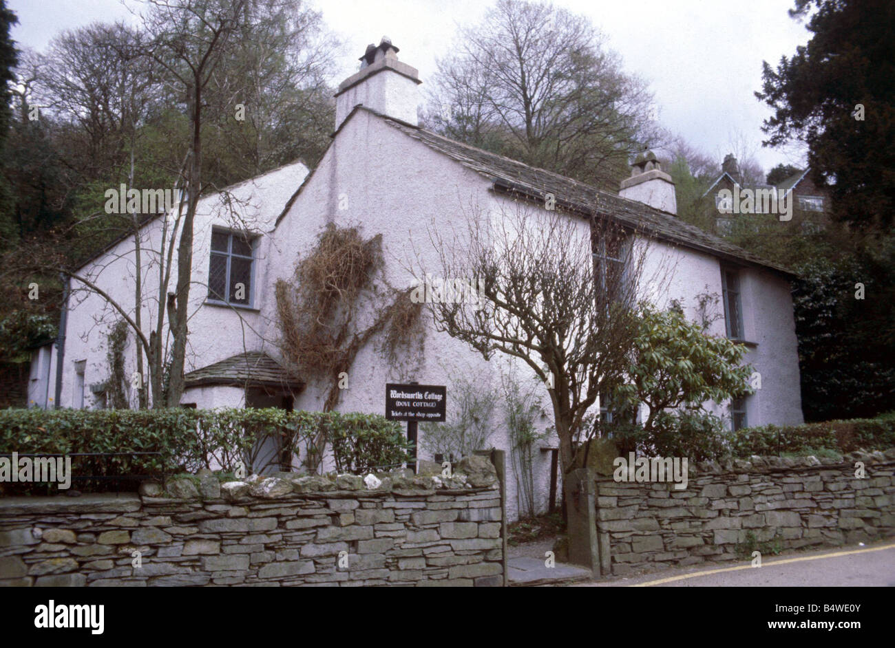 Dove Cottage in Grassmere Cumbria la casa del poeta William Wordsworth casa rurale Paese Carter Lane Giardino 1980 Chelsea Phot Foto Stock