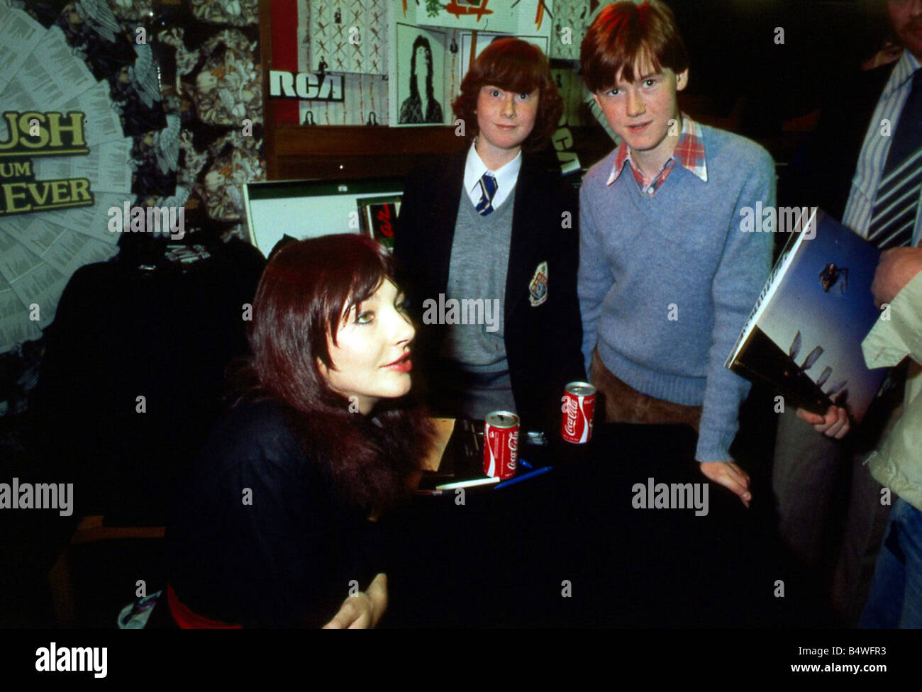 Kate Bush a firma di album in Glasgow Ottobre 1980 Foto Stock