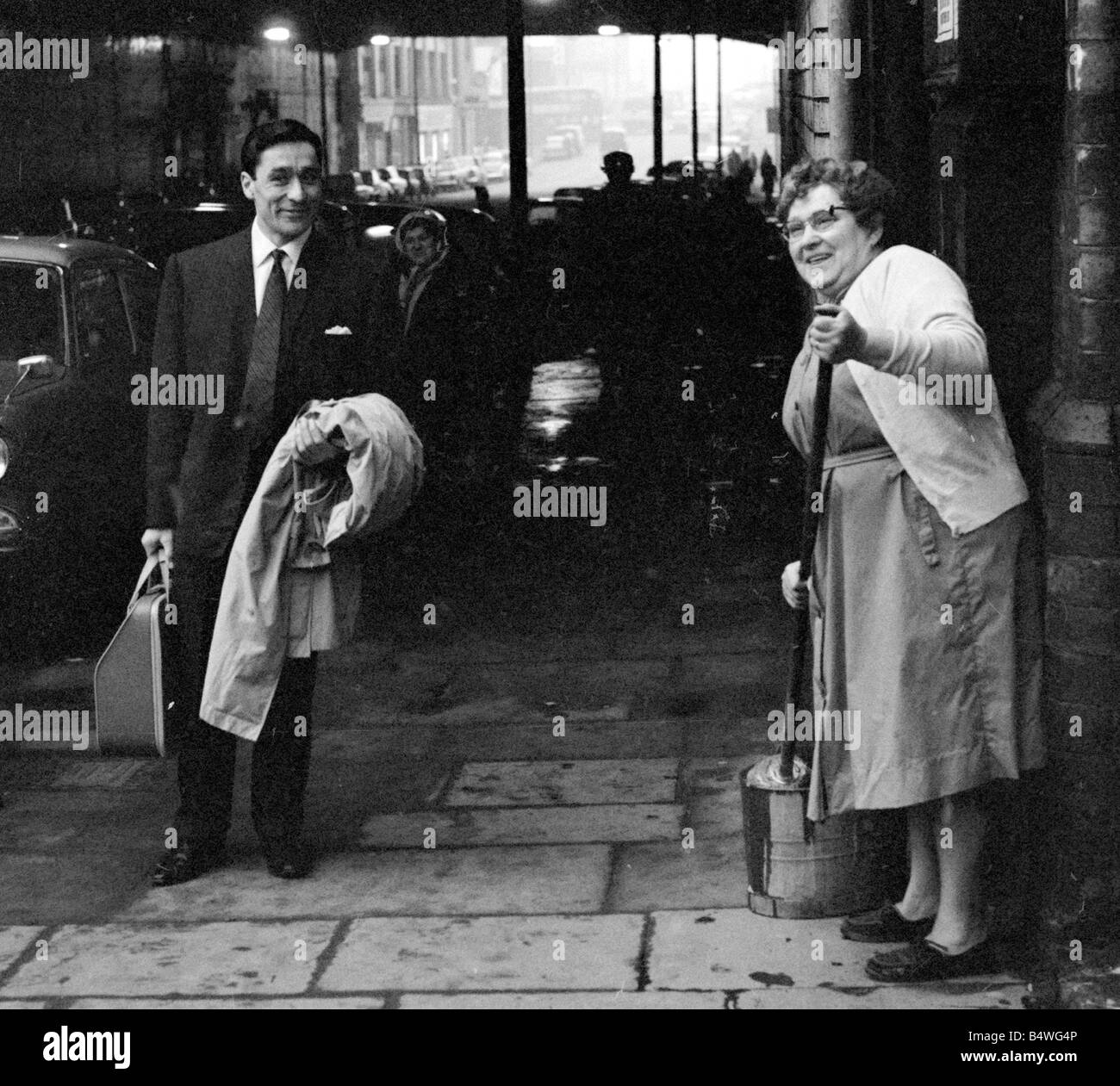 British gangster Dennis Stafford è rilasciato dal carcere Armley&#13;&#10;Marzo 1964&#13;&#10;&#13;&#10;S2785-22un Foto Stock