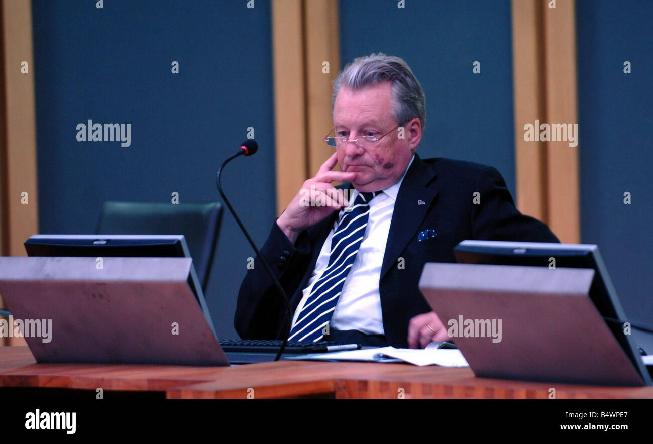 Signore Dafydd Thomas Elis raffigurata nell'Aula di discussione del Senedd 24 Ott 2006 Foto Stock