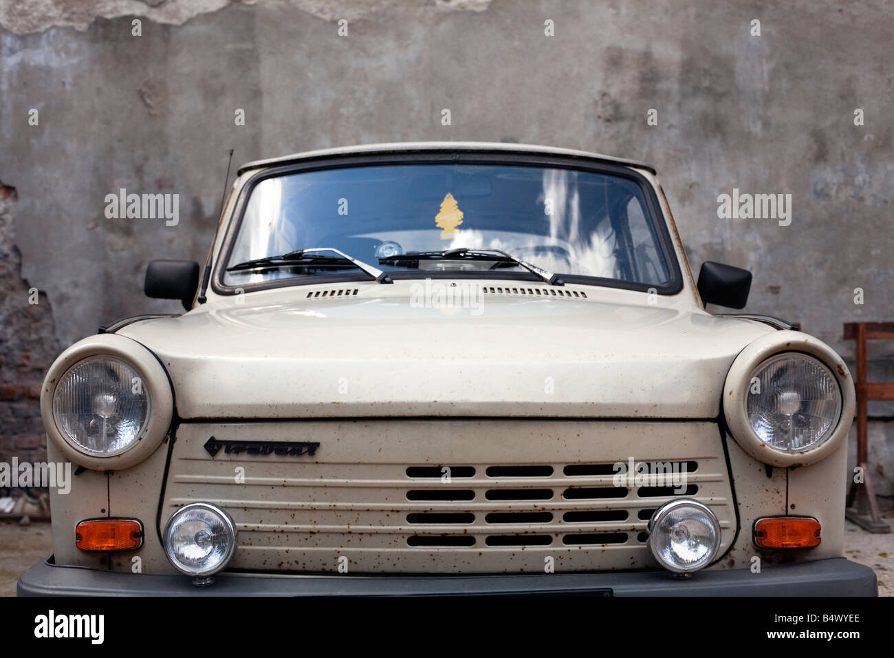 La parte anteriore di una Trabant o 'Trabi', la monoposto realizzata nella ex Germania Est. Foto Stock